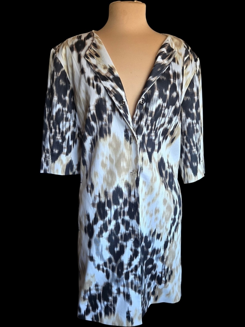 Tahari Woman Animal Print Long Light Weight Jacket Sz 16